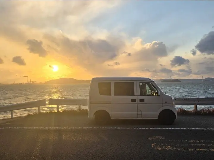Suzuki Every DA64V at sunset by the sea